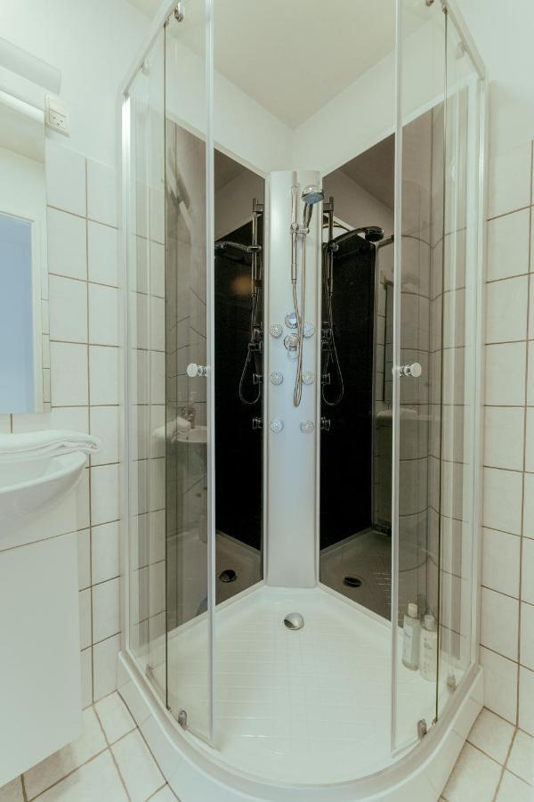 1 Bedroom Apartment / Central / טורשאבן מראה חיצוני תמונה